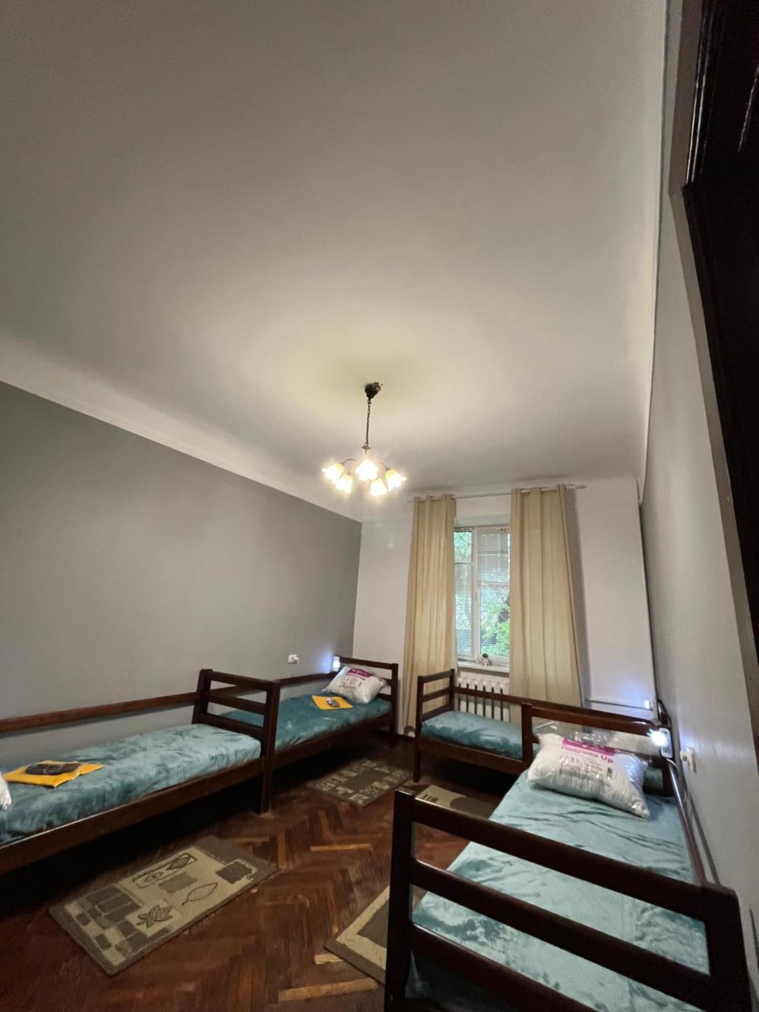 Ararat-Klovskaya Hostel-Apartments Kiev Exterior foto