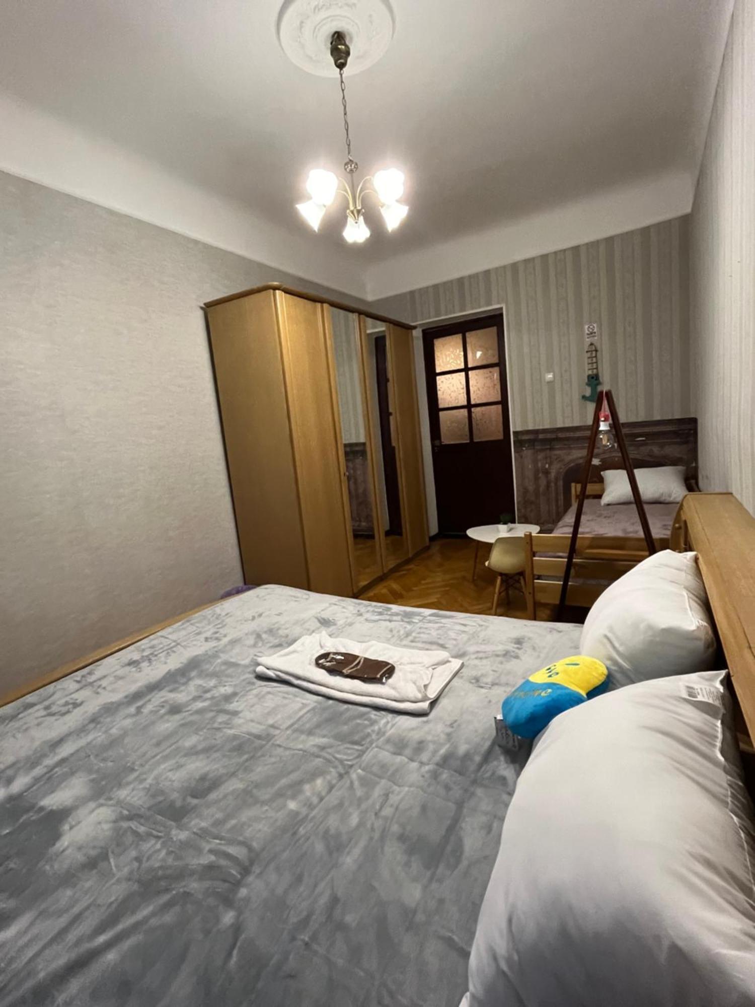 Ararat-Klovskaya Hostel-Apartments Kiev Exterior foto